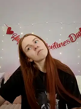 Snapshot of Evarey_ chatting on 02/12/26, 06:08 Evarey online show from 02/12/26, 06:08