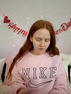 Snapshot of Evarey_ chatting on 02/20/26, 06:26 Evarey online show from 02/20/26, 06:26