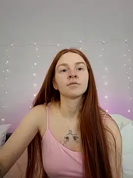 Snapshot of Evarey_ chatting on 02/23/26, 05:05 Evarey online show from 02/23/26, 05:05