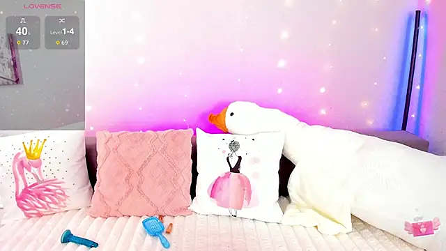 Snapshot of Evarey_ chatting on 03/10/26, 05:34 Evarey online show from 03/10/26, 05:34