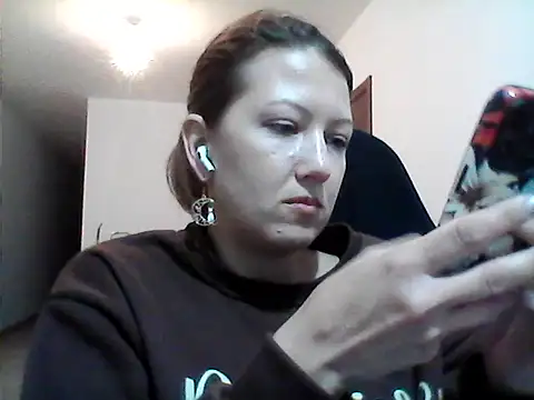 Snapshot of Karivane chatting on 03/15/26, 07:09 Karivane online show from 03/15/26, 07:09