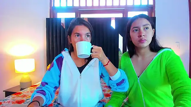 Sofy and Mia online show from 10/18/25, 12:50