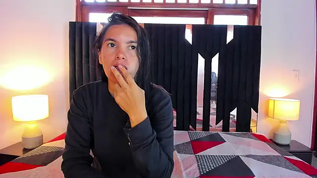 Sofy and Mia online show from 10/22/25, 12:38