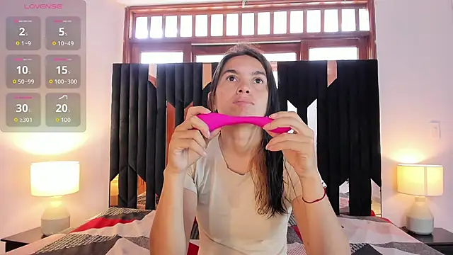 Sofy and Mia online show from 10/25/25, 12:45