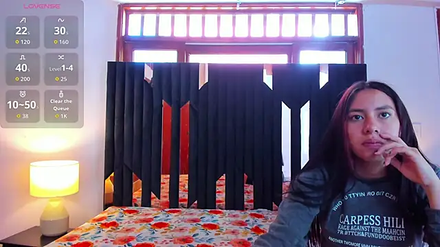 Sofy and Mia online show from 11/01/25, 12:51