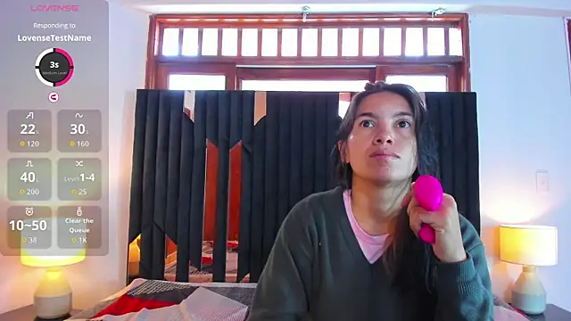 Sofy and Mia online show from 11/03/25, 12:39