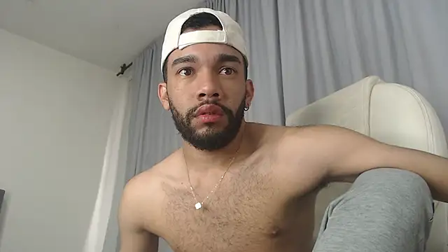 andresnoir  online show from 10/30/25, 02:18