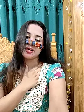 Beauty Queen Soniya online show from 05/03/26, 11:49