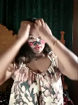 Snapshot of Beauty_Queen_Soniya chatting on 05/24/26, 02:38 Beauty Queen Soniya online show from 05/24/26, 02:38