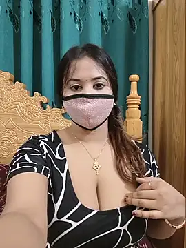 Snapshot of Beauty_Queen_Soniya chatting on 06/18/26, 09:14 Beauty Queen Soniya online show from 06/18/26, 09:14