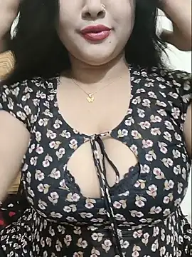 Snapshot of Beauty_Queen_Soniya chatting on 07/15/26, 06:46 Beauty Queen Soniya online show from 07/15/26, 06:46