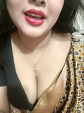 Snapshot of Beauty_Queen_Soniya chatting on 07/20/26, 04:27 Beauty Queen Soniya online show from 07/20/26, 04:27