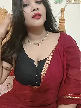 Snapshot of Beauty_Queen_Soniya chatting on 07/22/26, 04:48 Beauty Queen Soniya online show from 07/22/26, 04:48