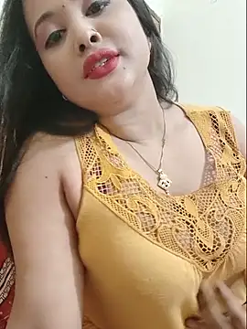 Snapshot of Beauty_Queen_Soniya chatting on 07/28/26, 12:48 Beauty Queen Soniya online show from 07/28/26, 12:48