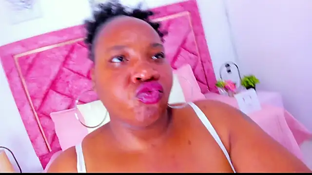 Snapshot of Bigasshott_ chatting on 01/08/26, 07:38 Bigasshott online show from 01/08/26, 07:38