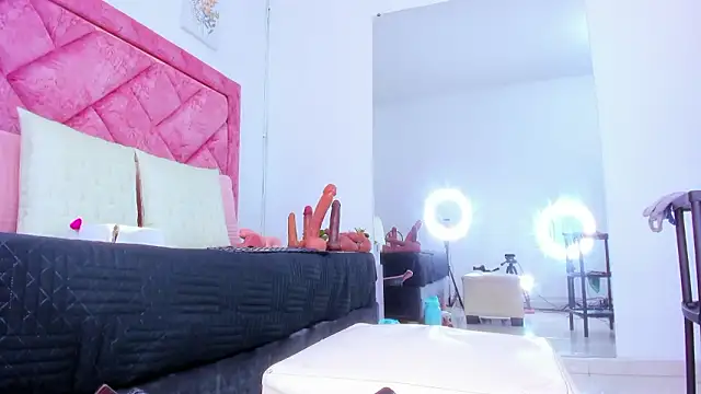 Snapshot of Bigasshott_ chatting on 02/01/26, 07:12 Bigasshott online show from 02/01/26, 07:12