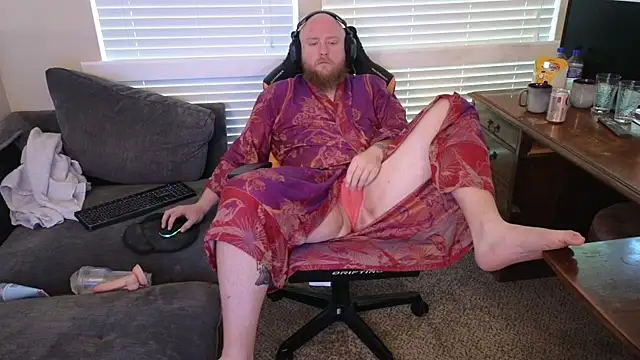 Snapshot of theballboy1 chatting on 04/23/26, 12:40 theballboy1 online show from 04/23/26, 12:40