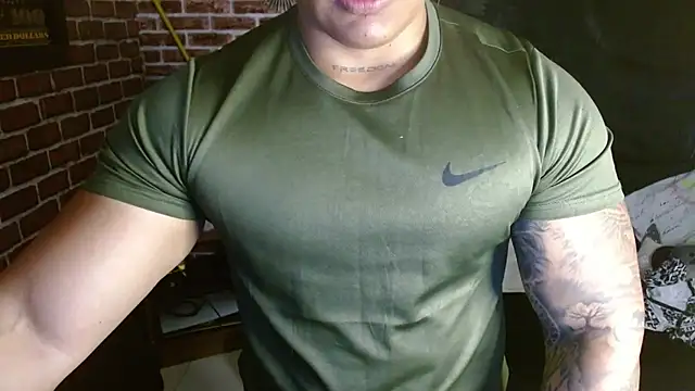 Snapshot of jordan_bigcock_ chatting on 05/21/26, 01:51 jordan bigcock online show from 05/21/26, 01:51