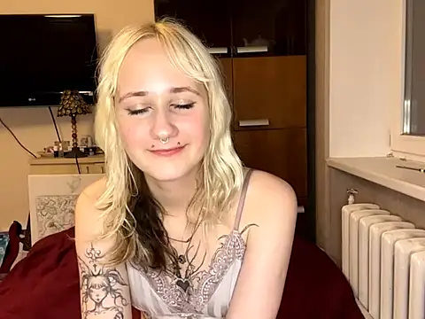 Ulemonala Cute online show from 10/29/25, 05:47