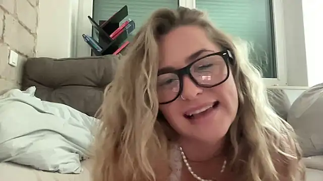 goddesemiiyy online show from 10/09/25, 09:07