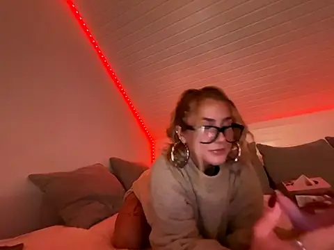 Snapshot of goddesemiiyy chatting on 11/02/25, 07:27 goddesemiiyy online show from 11/02/25, 07:27