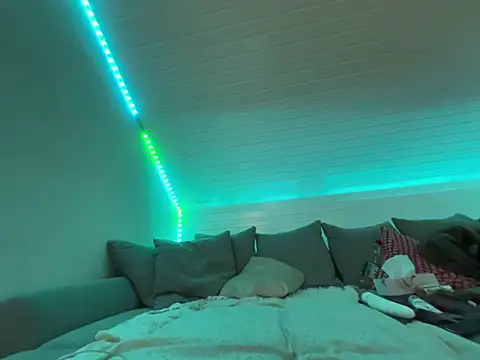 Snapshot of goddesemiiyy chatting on 12/05/25, 07:54 goddesemiiyy online show from 12/05/25, 07:54