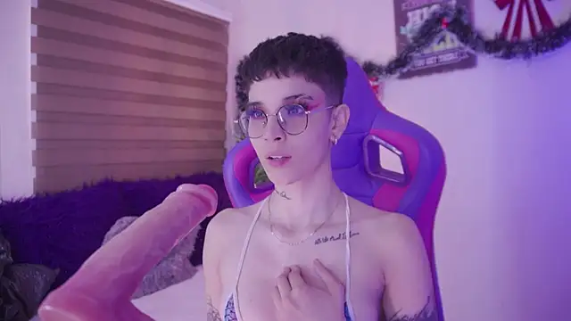 Giia Moretti  online show from 12/03/25, 06:50