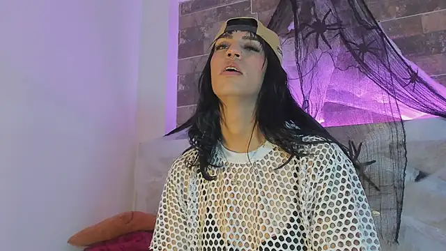 tahhlia rouge online show from 10/23/25, 07:12