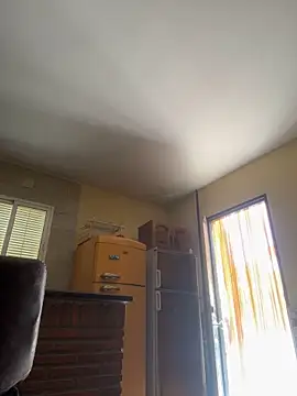 Snapshot of suarezz_ chatting on 10/08/25, 11:19 suarezz  online show from 10/08/25, 11:19