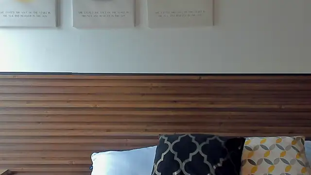 Kitty Bombon online show from 10/12/25, 08:08