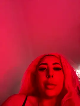 Snapshot of zara_bellexx chatting on 10/15/25, 03:34 zara bellexx online show from 10/15/25, 03:34