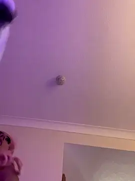 Snapshot of zara_bellexx chatting on 11/26/25, 07:59 zara bellexx online show from 11/26/25, 07:59