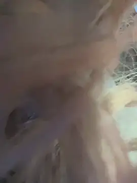 Snapshot of zara_bellexx chatting on 02/17/26, 04:35 zara bellexx online show from 02/17/26, 04:35