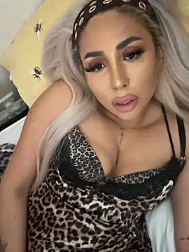 Snapshot of zara_bellexx chatting on 03/03/26, 03:18 zara bellexx online show from 03/03/26, 03:18