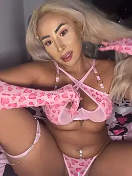 Snapshot of zara_bellexx chatting on 03/25/26, 11:33 zara bellexx online show from 03/25/26, 11:33