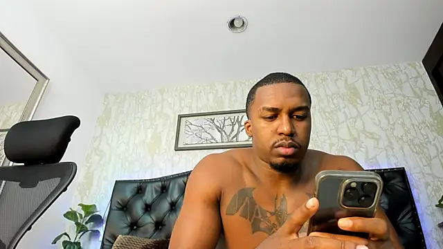 Snapshot of DenzelRios chatting on 04/15/26, 03:35 DenzelRios online show from 04/15/26, 03:35