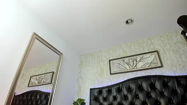 Snapshot of DenzelRios chatting on 04/17/26, 03:42 DenzelRios online show from 04/17/26, 03:42