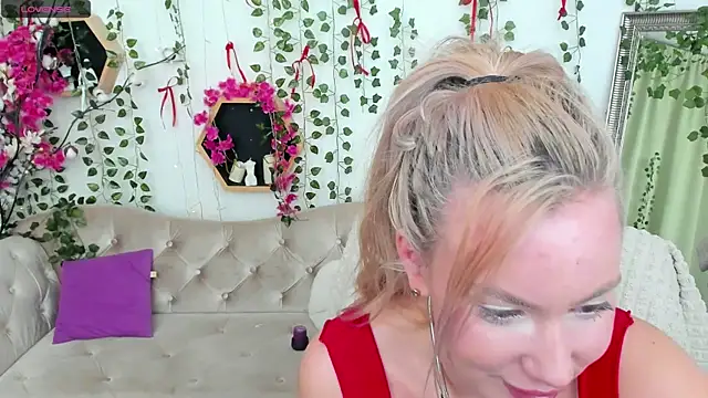  BellaClark online show from 05/07/26, 08:36