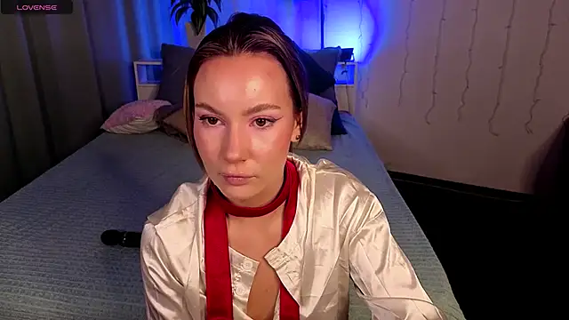 BellaClark online show from 05/13/26, 08:49