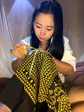 miemie-xx online show from 11/18/25, 01:22