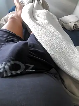 Merlin2310 online show from 11/16/25, 05:51