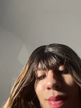 SiaraRealist online show from 11/15/25, 01:14