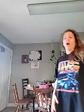 Snapshot of Cassaroll333 chatting on 10/17/25, 03:36 Cassaroll333 online show from 10/17/25, 03:36