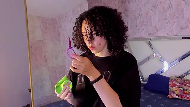 Snapshot of benny_wilson chatting on 01/08/26, 04:15 benny wilson online show from 01/08/26, 04:15