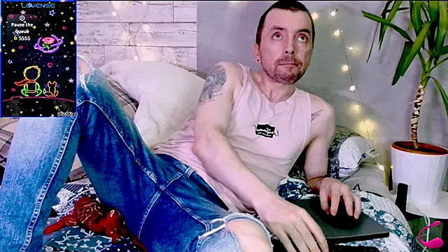 Markus Rivas online show from 10/26/25, 11:53