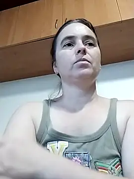 Snapshot of Ella-433 chatting on 12/18/25, 01:28 Ella-433 online show from 12/18/25, 01:28