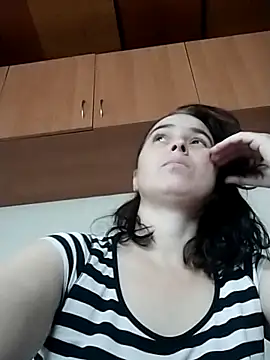 Snapshot of Ella-433 chatting on 12/20/25, 09:16 Ella-433 online show from 12/20/25, 09:16