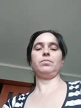 Snapshot of Ella-433 chatting on 04/07/26, 10:59 Ella-433 online show from 04/07/26, 10:59