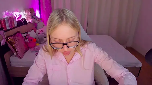 CeaneLino online show from 10/25/25, 07:41