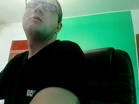 Snapshot of SexiDevil3 chatting on 10/19/25, 08:15 SexiDevil3 online show from 10/19/25, 08:15